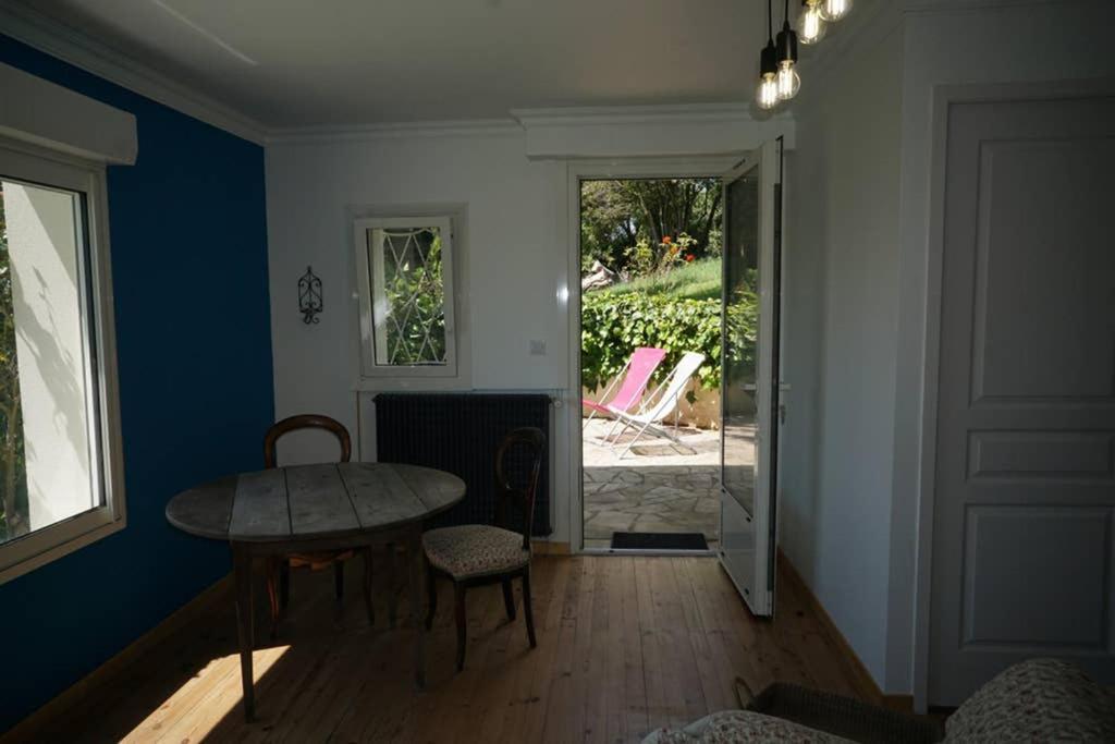 Appartement Avec Vue Panoramique Sur L'Estuaire De La Gironde Plassac  Exterior photo