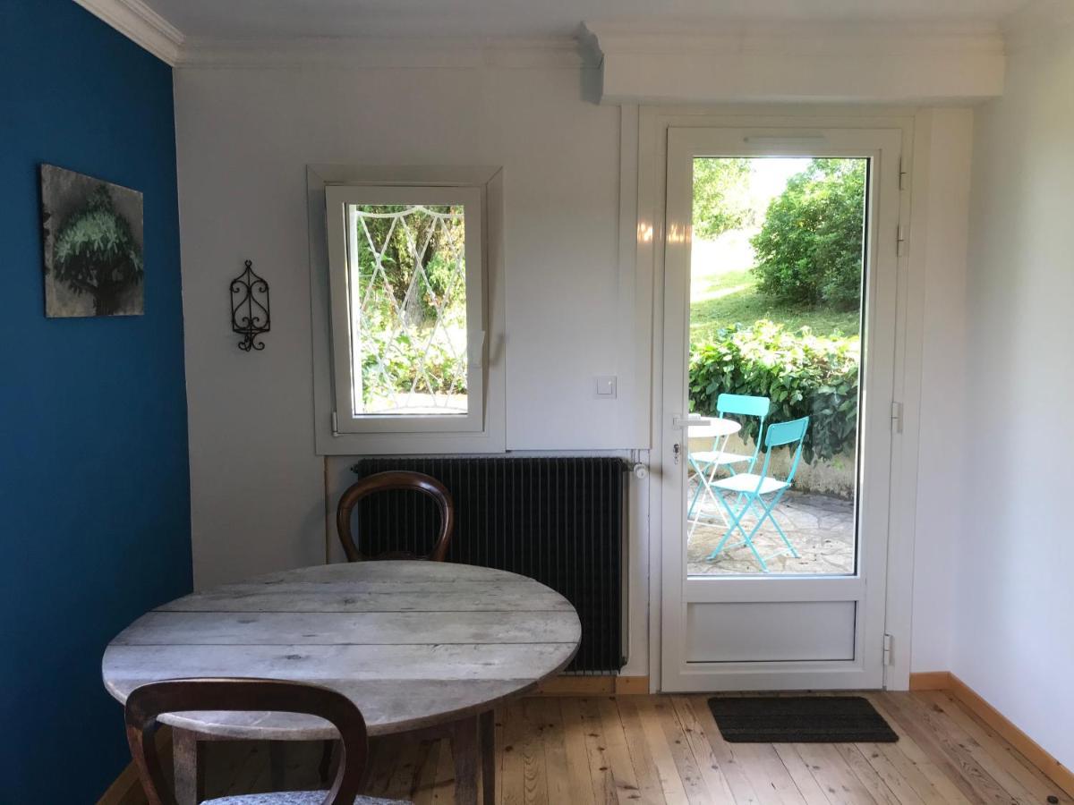 Appartement Avec Vue Panoramique Sur L'Estuaire De La Gironde Plassac  Exterior photo